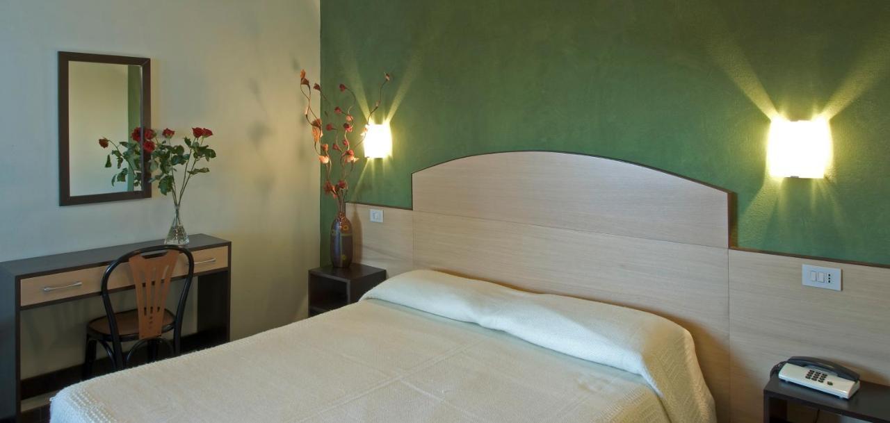 Hotel Il Cavaliere Nero 티레니아 외부 사진