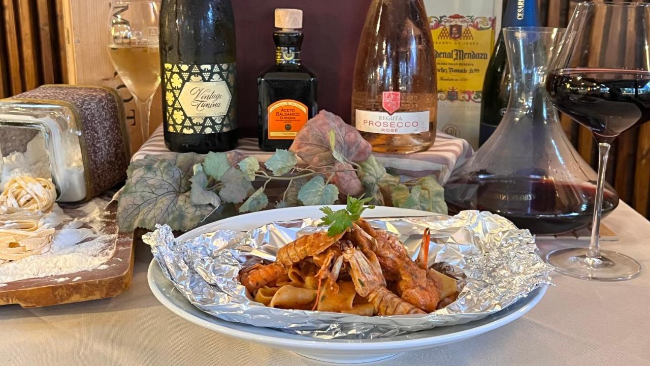 Hotel Il Cavaliere Nero 티레니아 외부 사진