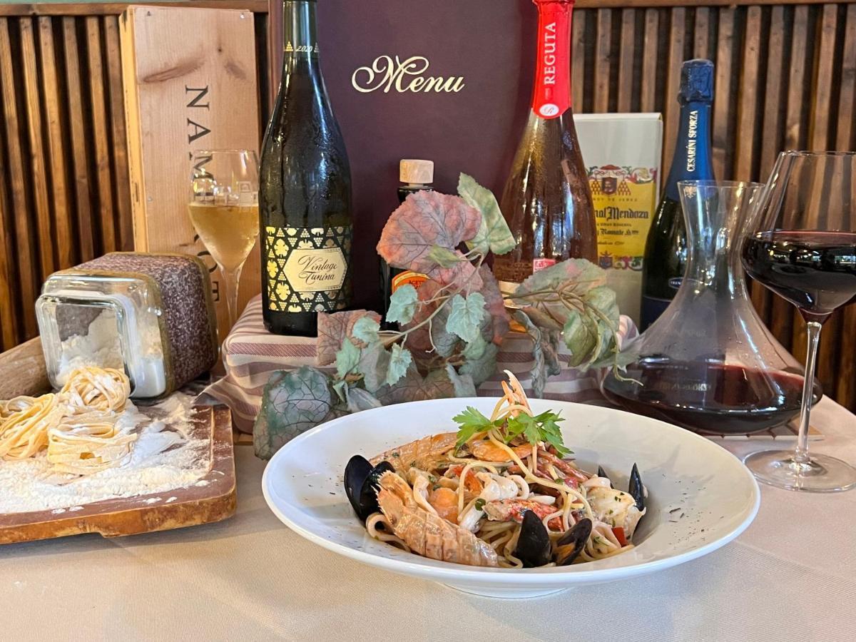 Hotel Il Cavaliere Nero 티레니아 외부 사진